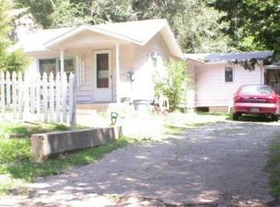 326 SE Kouns St, Topeka, KS 66607