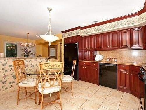4th image of 122 Terrace Ct