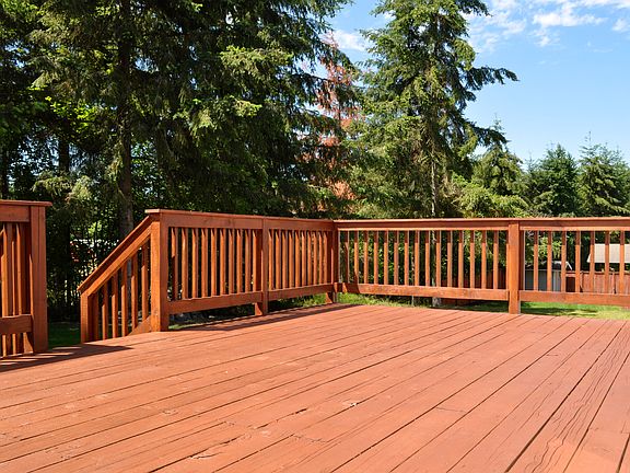 Sunny deck for entertaining