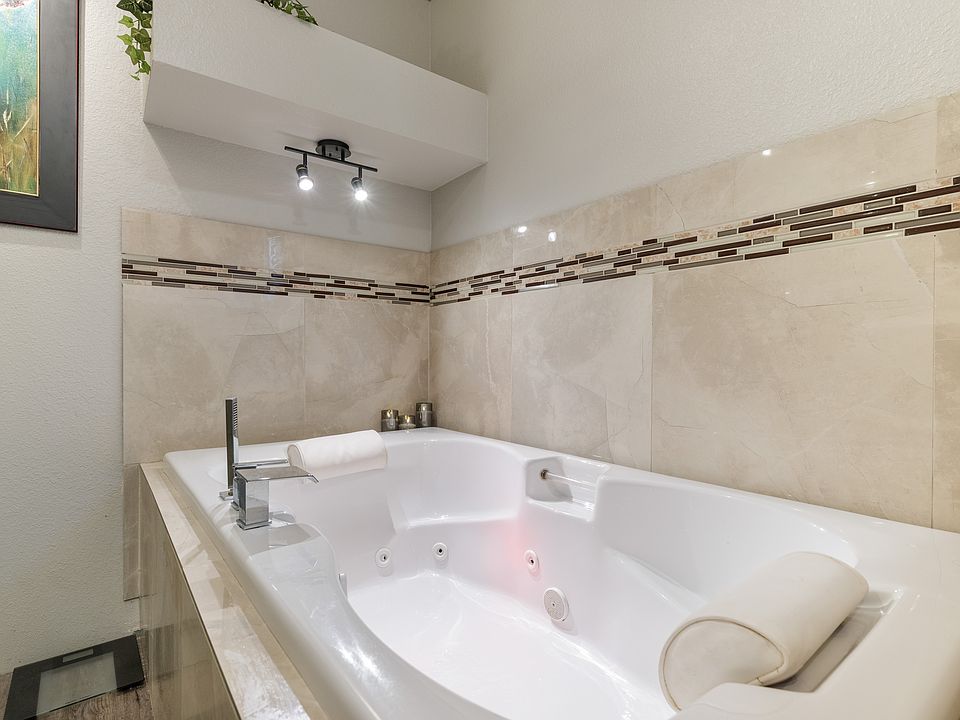 two person jetted tub