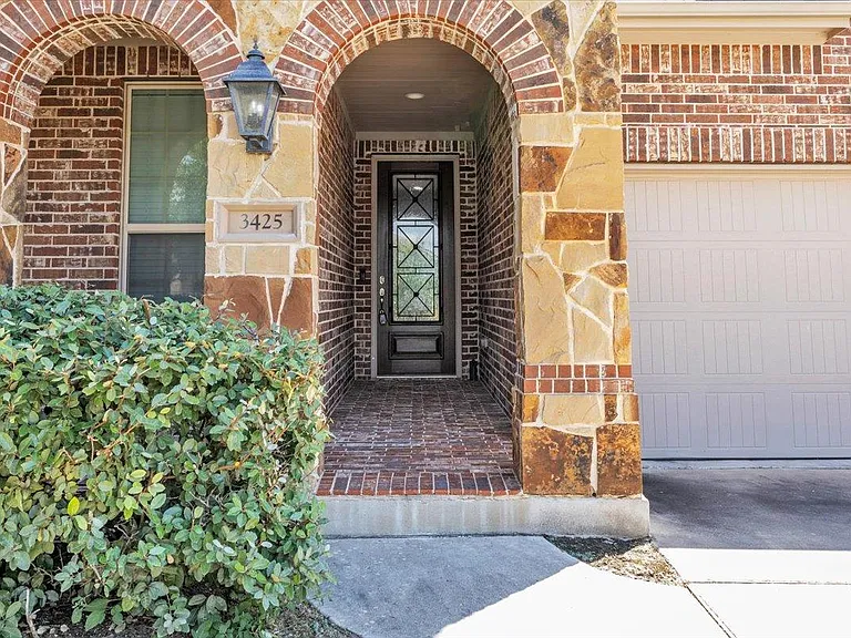 3425 De Soto Loop — Photo 4