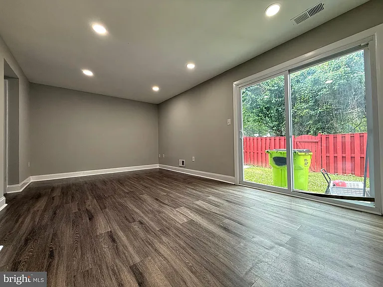 2819 Banks Ct — Photo 9