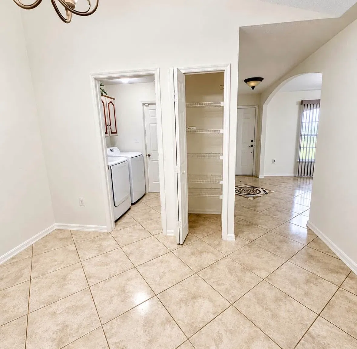 4 bed, 1721 sqft, $2,500 — Photo 2