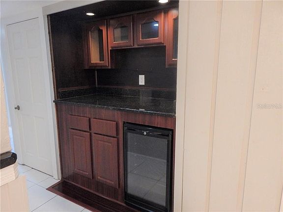 5th image of 5474 Pine Creek Dr #2008