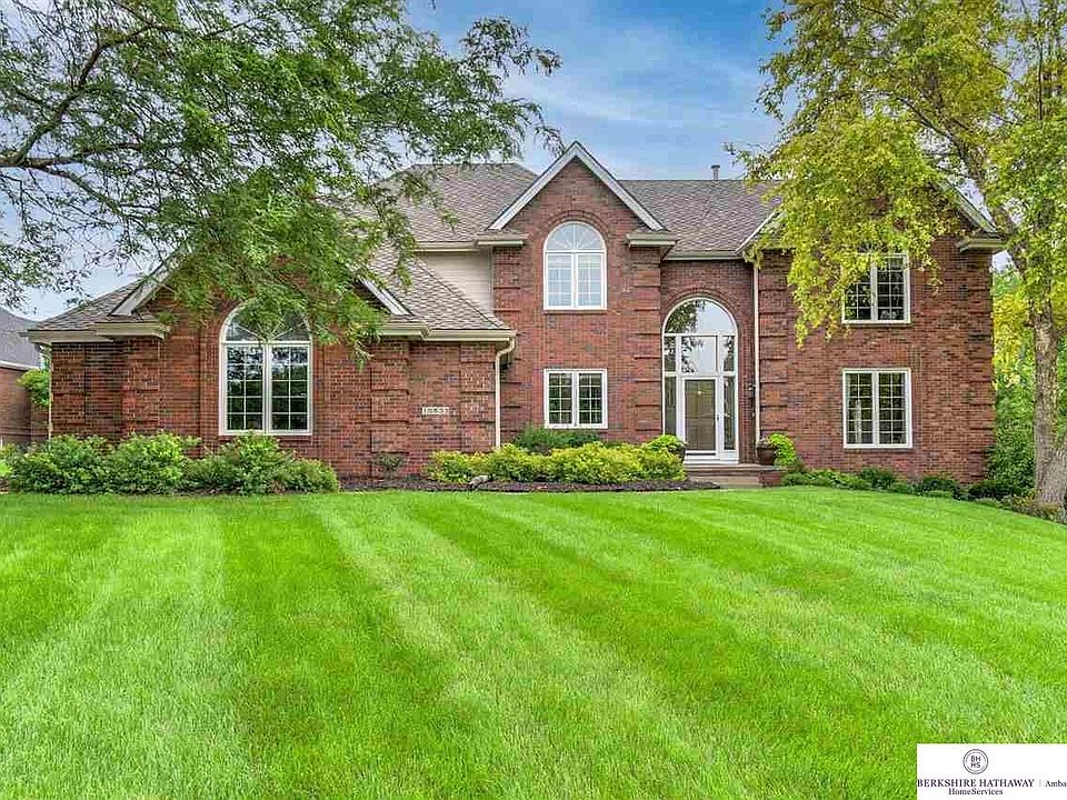 1st image of 15633 Underwood Cir
