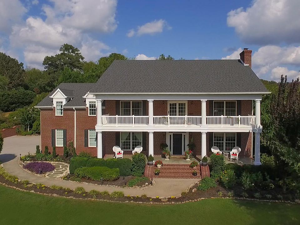 1st image of 3572 Charter Oak Way