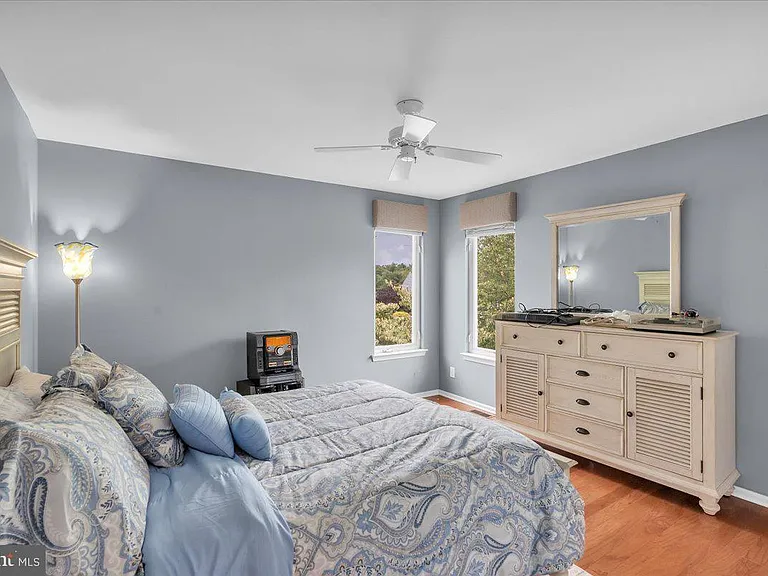 1202 Champlain Dr — Photo 21