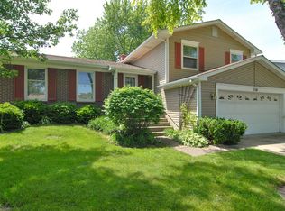 750 Dunhill Dr, Buffalo Grove, IL