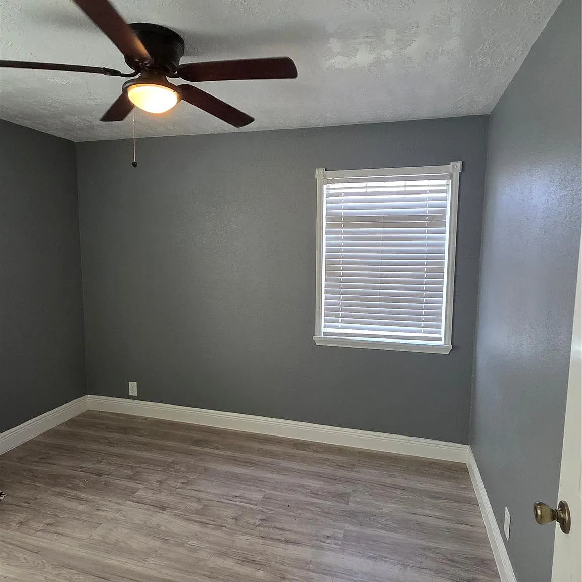 4 bed, 2.0 bath, 786 sqft, $1,600 — Photo 2