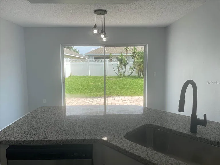 2421 Ashecroft Dr — Photo 9