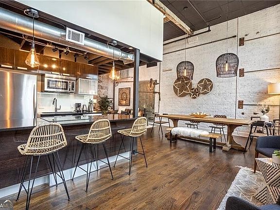 3rd image of 650 Glen Iris Dr NE APT 23