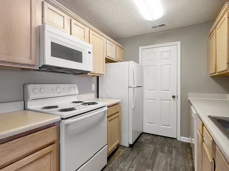 Palm Club Apartment Homes — Photo 13