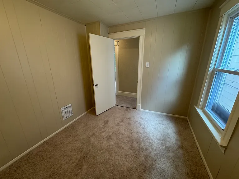 2205 La Salle Ave — Photo 9
