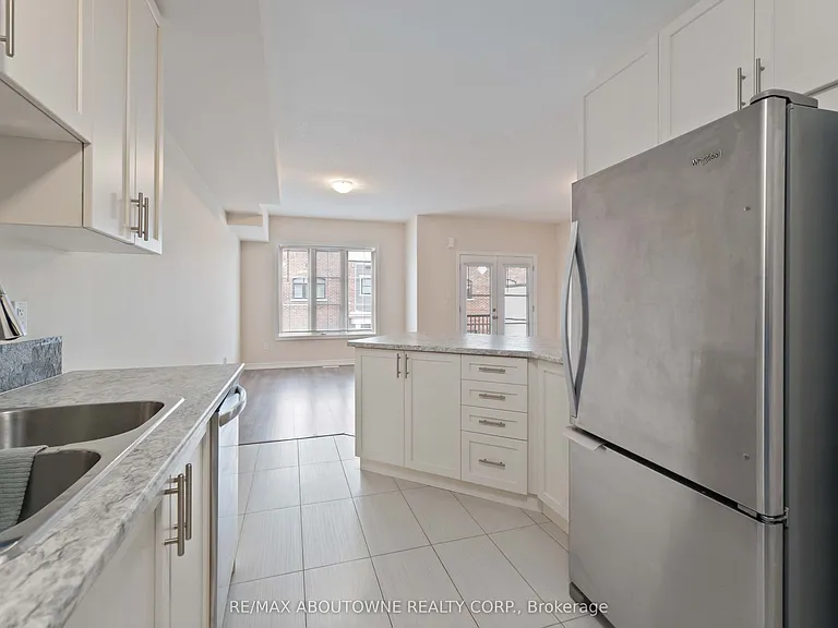 219 Dundas St E #27 — Photo 14