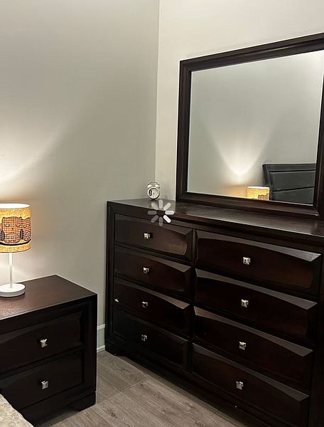 Surrey House for rent - 1 Bedroom — photo 2