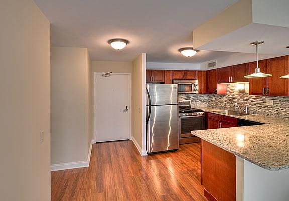 4th image of 40 E Schiller St #1302