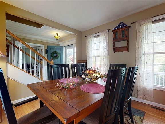 4th image of 593 Kettle Pond Dr