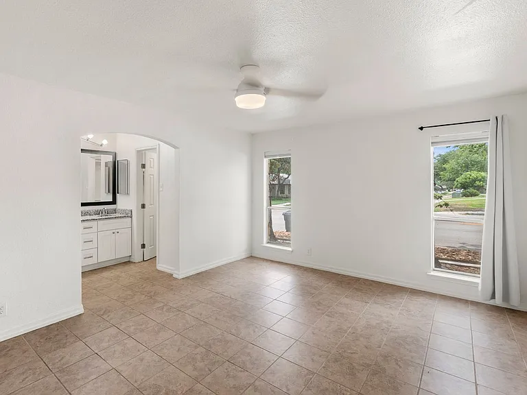 4602 Oak Climb — Photo 9
