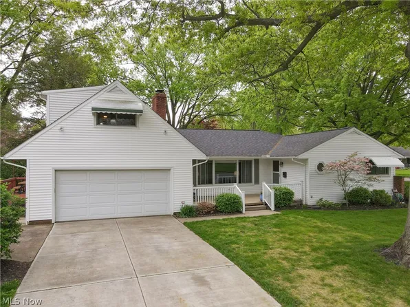 30008 Ashton Ln, Bay Village, OH 44140