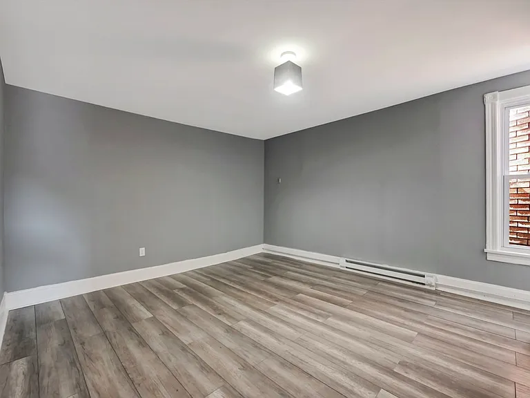 128 E Broad St #C — Photo 15