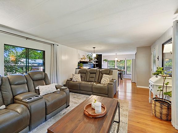 5th image of 3050 1/2 Wren Wood Ct