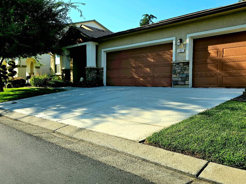 1st image of 13317 Fountain Dr