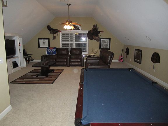 5th image of 2426 Creekhill Ave