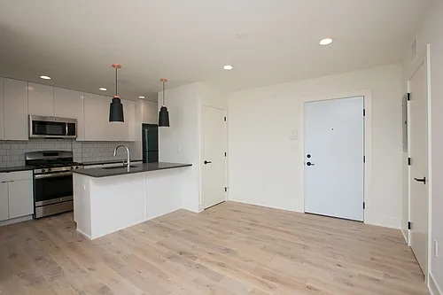 2431 Frankford Ave Photo 1