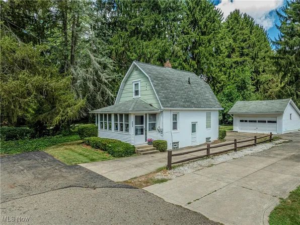 7435 Brookside St, Louisville, OH 44641