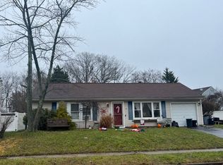10 Bilge Ave, Barnegat, NJ 08005