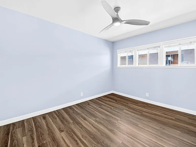 4308 E 4th Street — Photo 3