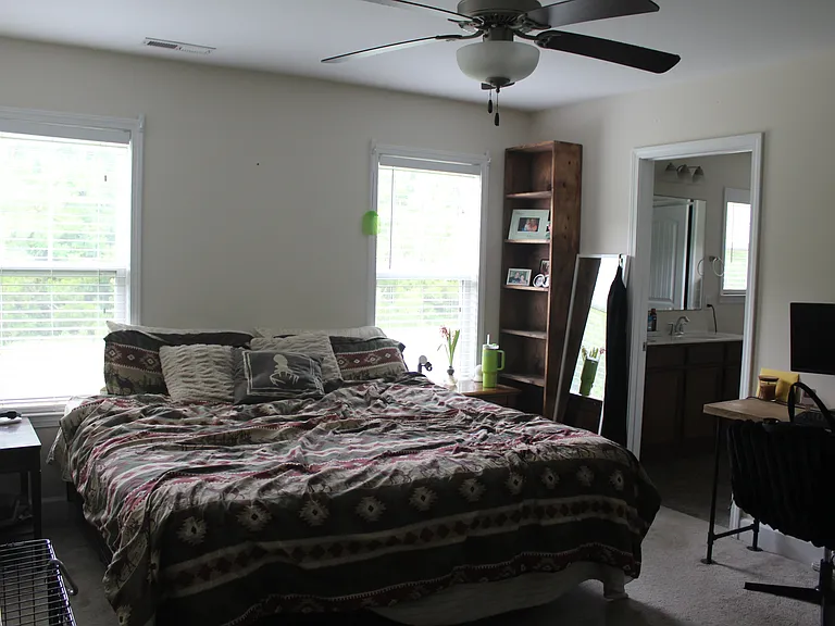 111 Glasgow Dr — Photo 14