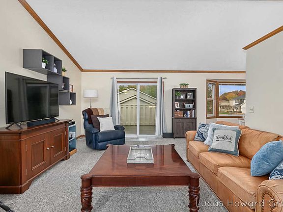 4th image of 5689 Gatewood Dr SE