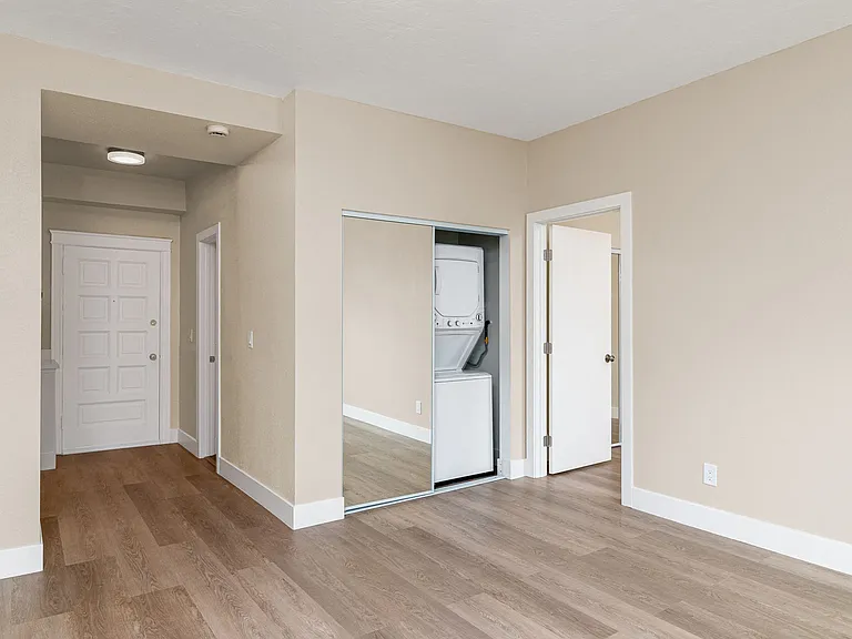 1835 Vallejo — Photo 12