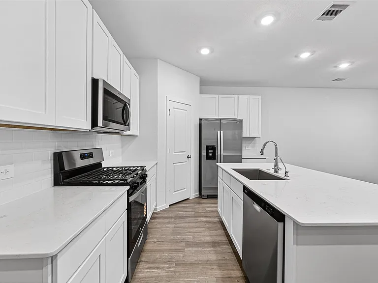 27727 Dream Port Dr — Photo 3