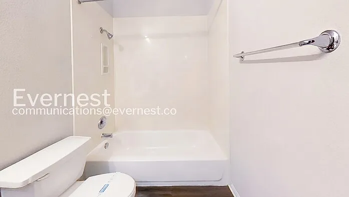 1011 Iola Dr — Photo 9