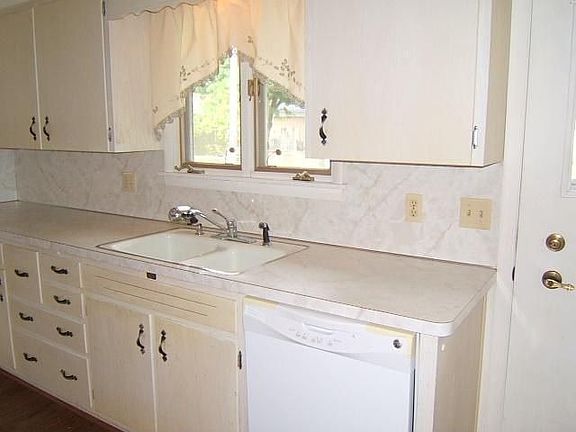 4th image of 9139 Idlewild Dr