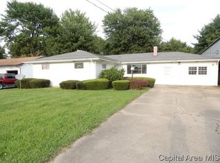 416 N West Ave, Taylorville, IL 62568
