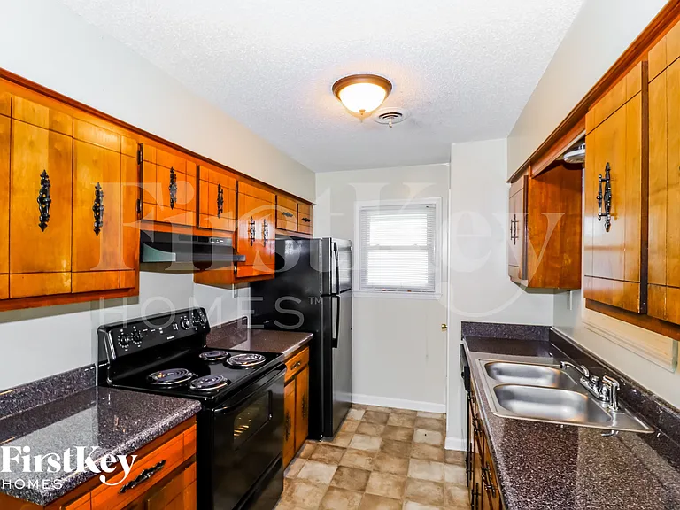 2786 Dromedary Dr — Photo 7