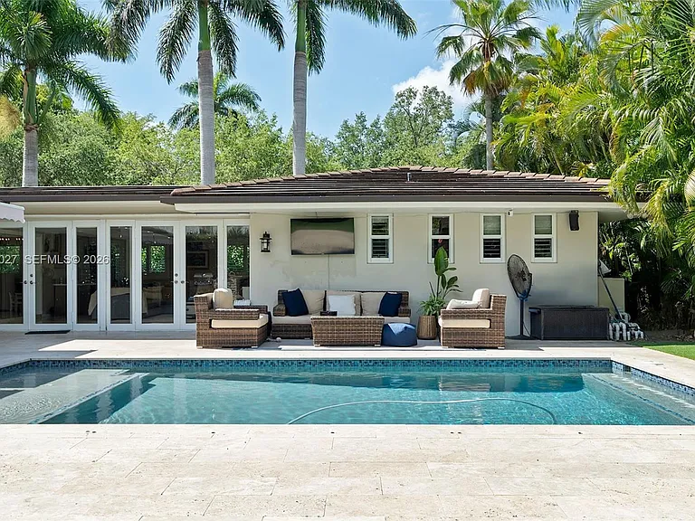 4750 Alhambra Cir — Photo 43