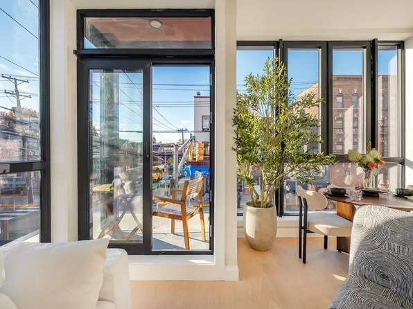 10 South Street image 6 of 39