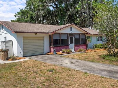24 E Bay Ave, Yalaha, FL, 34797