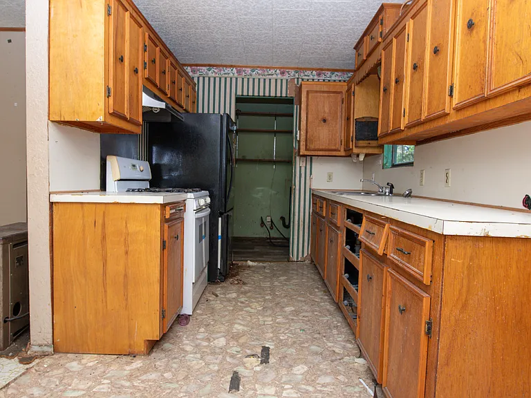 407 Nugier St — Photo 38