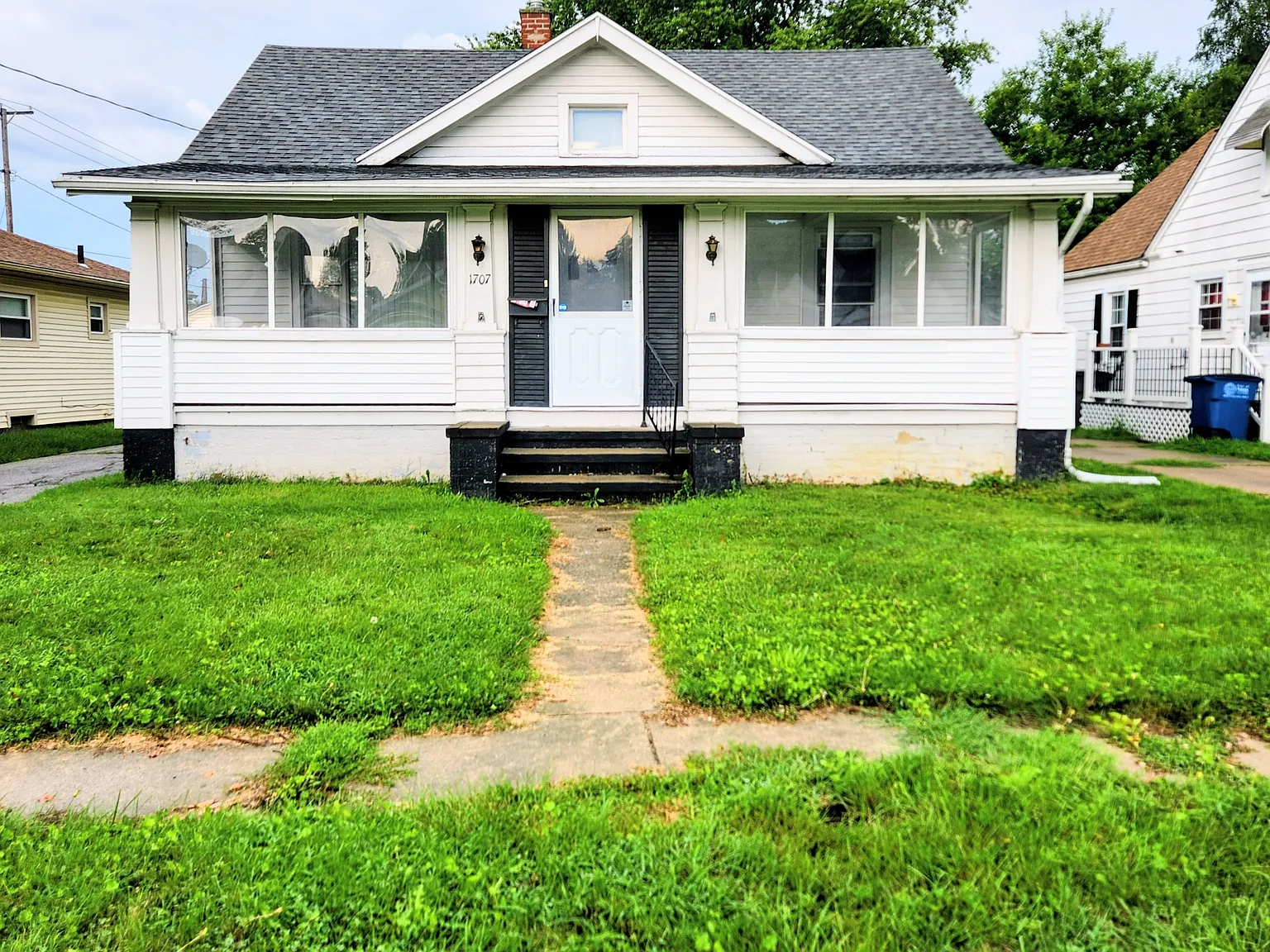 2 bed, 811 sqft, $1,075 — Photo 1