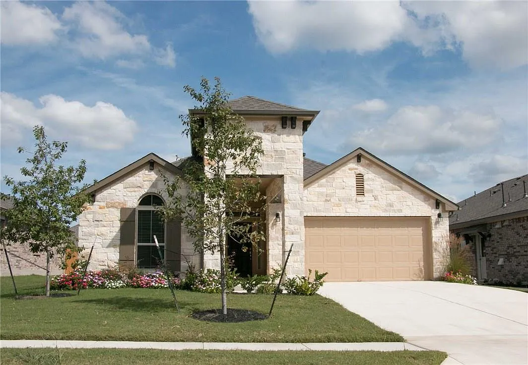3 bed, 2.0 bath, 1890 sqft, $2,200 — Photo 1