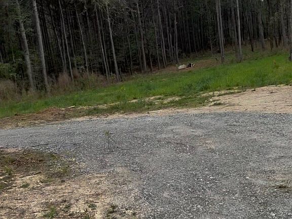 3rd image of 711 E Pleasant Valley Rd