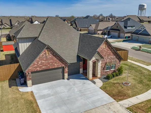 300 Bray Ln, Yukon, OK 73099