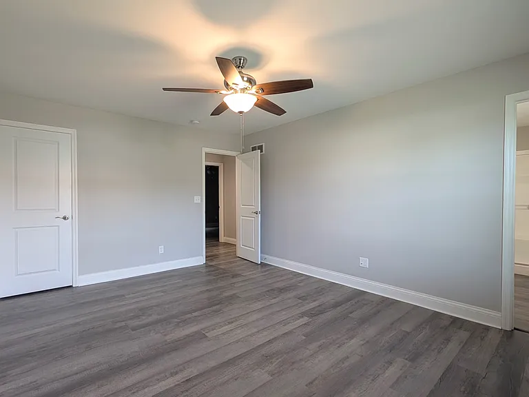 1117 Baseball Dr — Photo 11