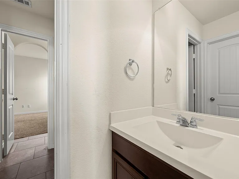 3665 Bainbridge St — Photo 35