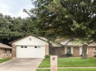 2440 Meadow Vw, Bedford, TX 76021